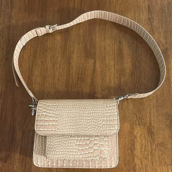 Hvisk Croc Embossed Cross Body - Picture 3 of 4